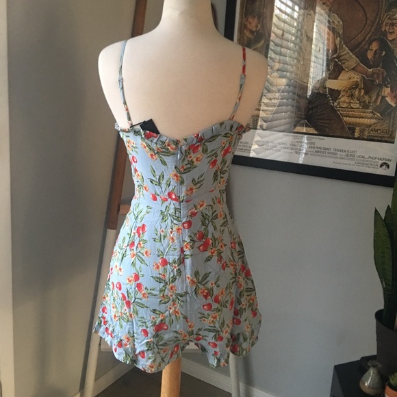 Cherry print sleeveless romper - Picture 4 of 6